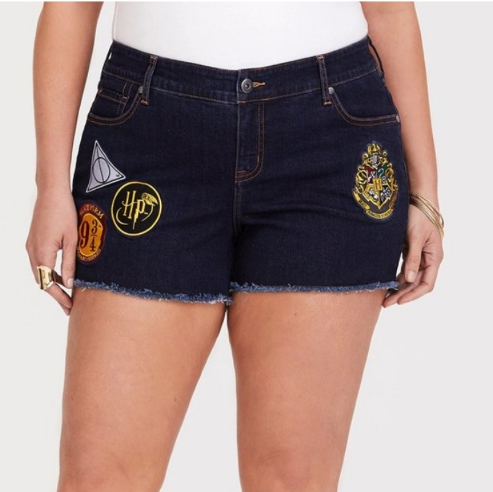 Plus Size 20 Harry Potter TORRID Denim Jean Shorts W/ Patches